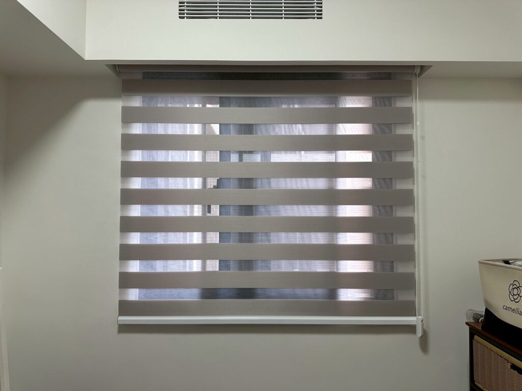 LINE_ALBUM_H02707巫春星 國泰MoST+_250609_39 - 沐馨窗簾 儲藏空間|透光調光簾(斑馬簾)葉片打開效果