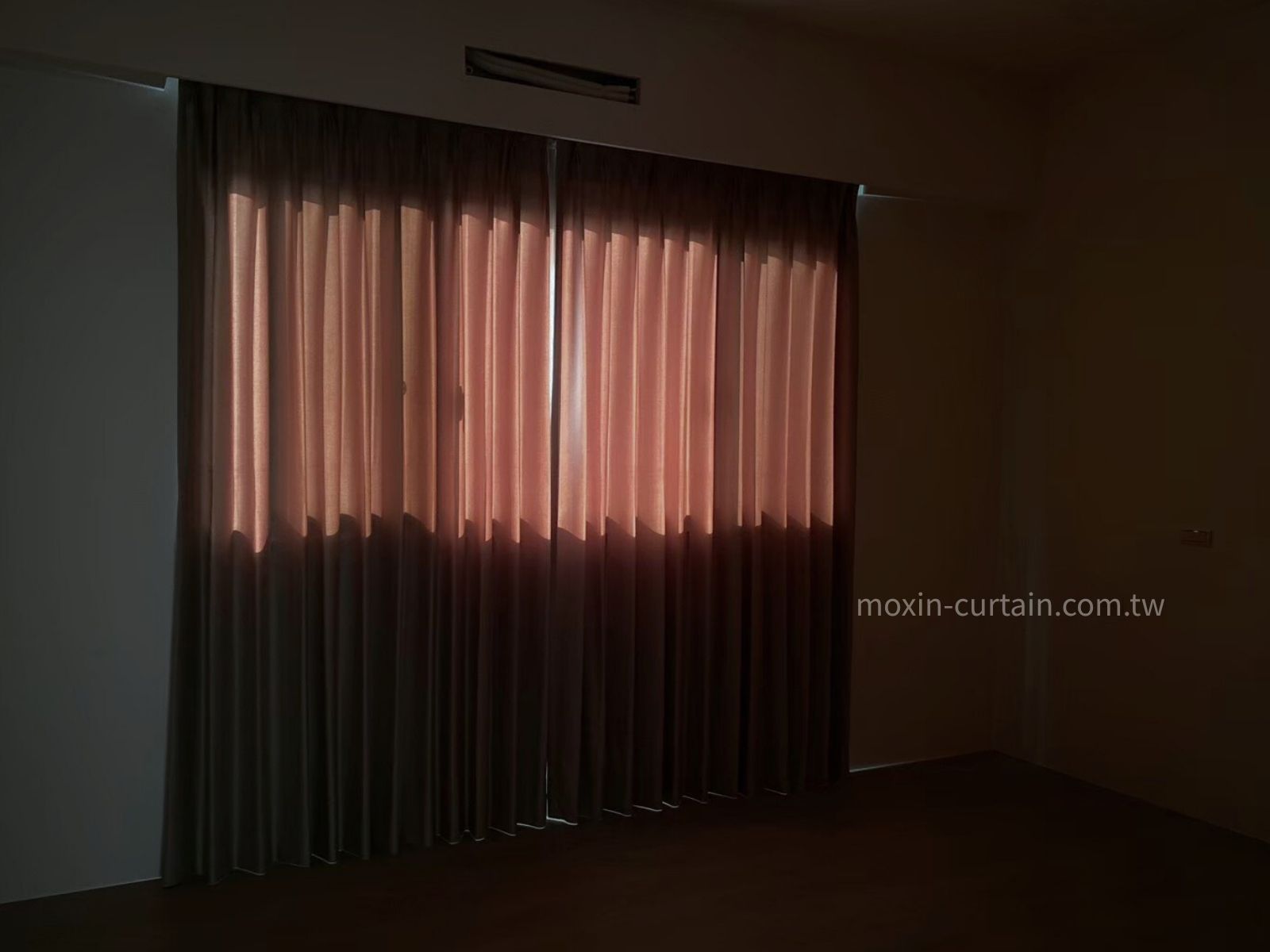 沐馨窗簾 布簾遮光60-80%參考效果