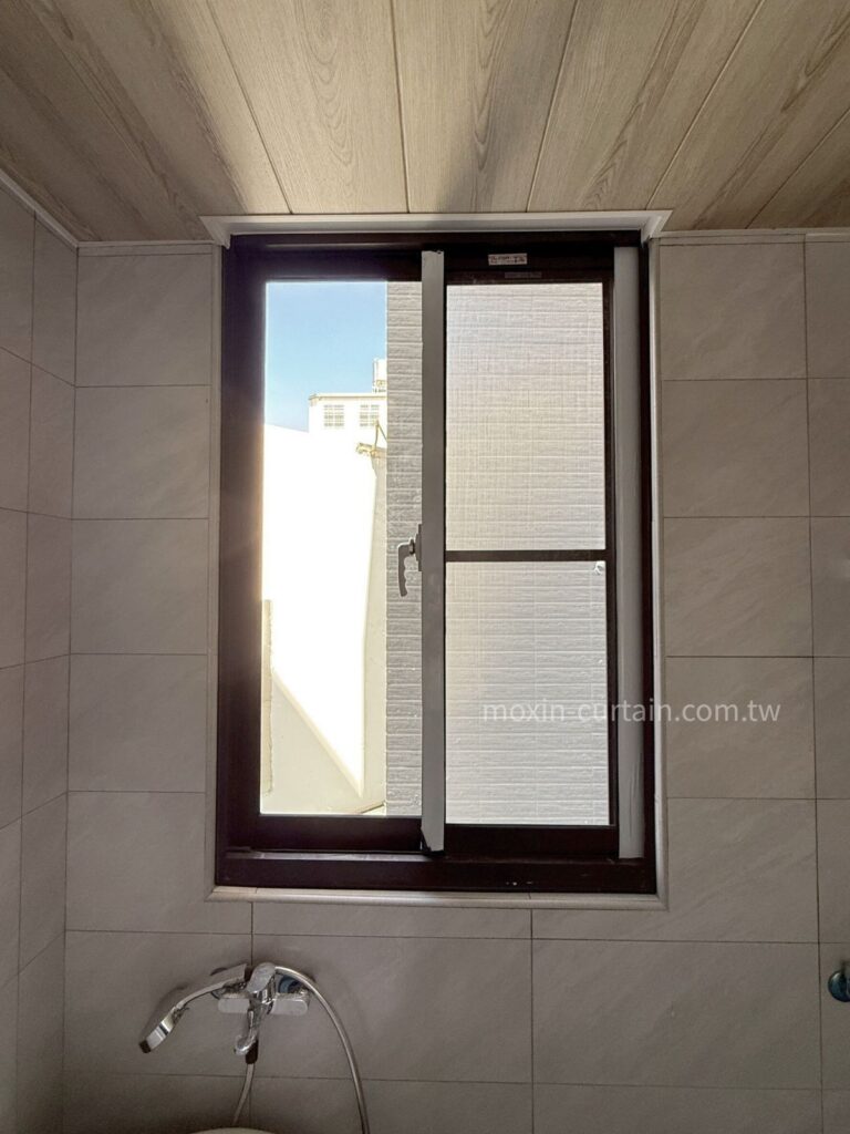 LOGO案例照_1 - 沐馨窗簾 沐馨窗簾 浴室空間 未做窗簾前