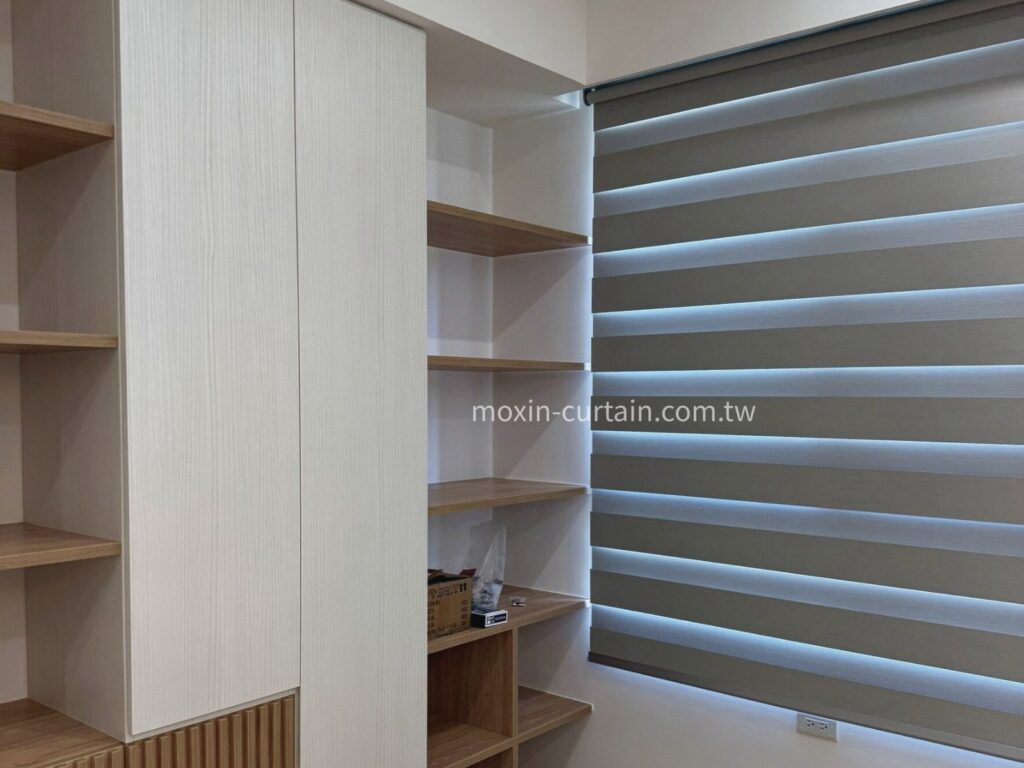 LOGO案例照_1 - 沐馨窗簾 半腰窗搭配遮光調光簾 遮光效果照片