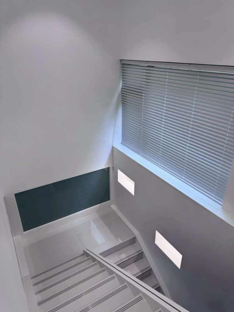 LINE_ALBUM_2025815_250815_77 - 沐馨窗簾 沐馨窗簾樓梯間 50MM鋁百葉簾