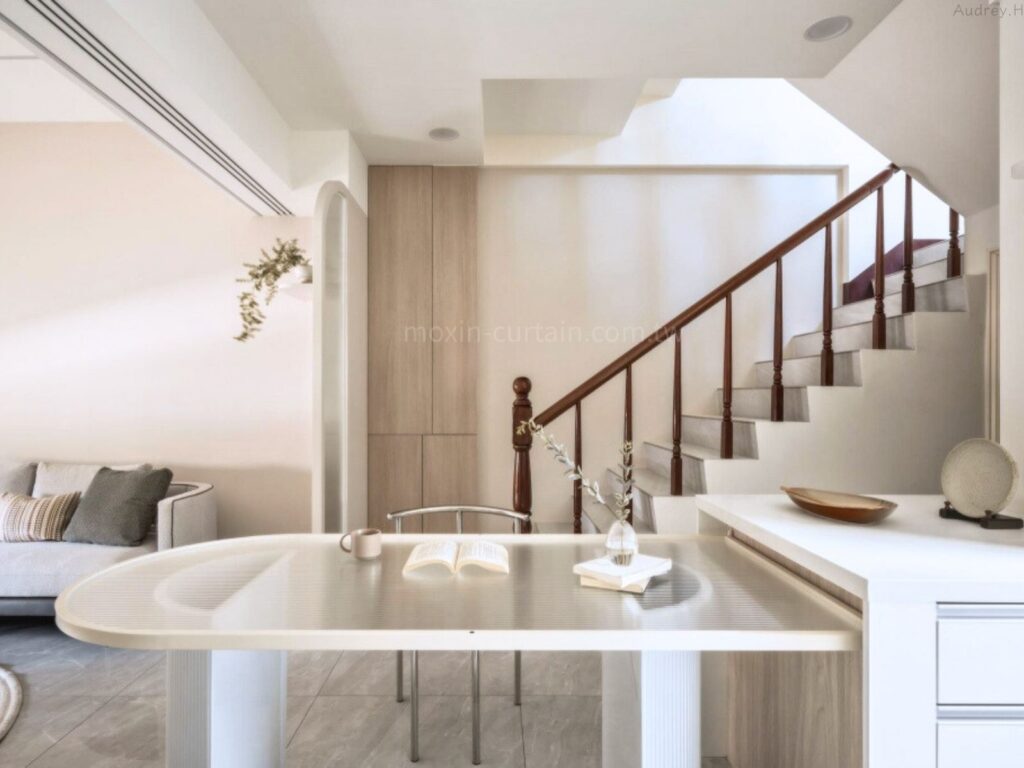 宸居設計 廚房到二樓的樓梯