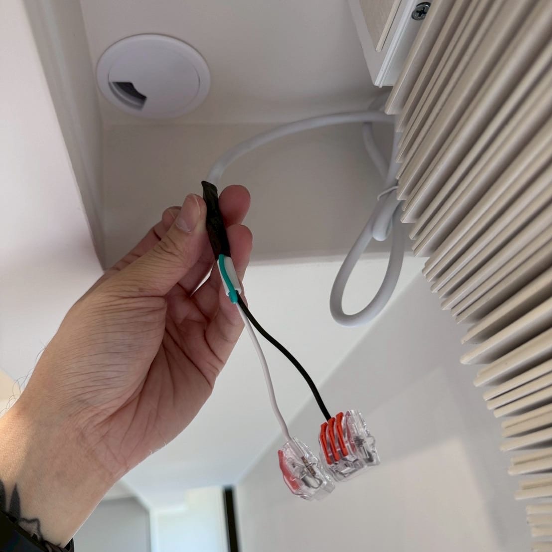 0A2192EA-1120-478D-A32D-9D3AC166292D_uvsfqe_c_crop_ar_1_1_ilhbwo - 沐馨窗簾 電動窗簾電源線-電動窗簾盒佈線