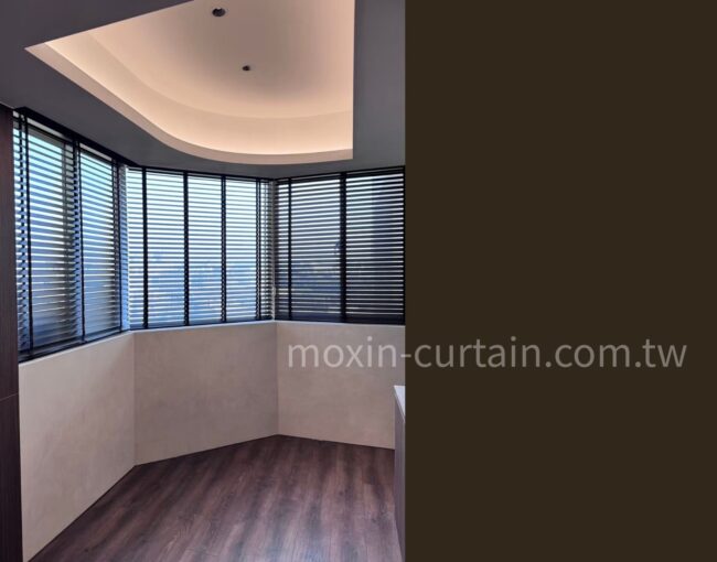 《一二設計X沐馨窗飾》竹南窗簾設計案例：八角窗也能做木百葉嗎？全屋三房用木百葉打造光影層次宅