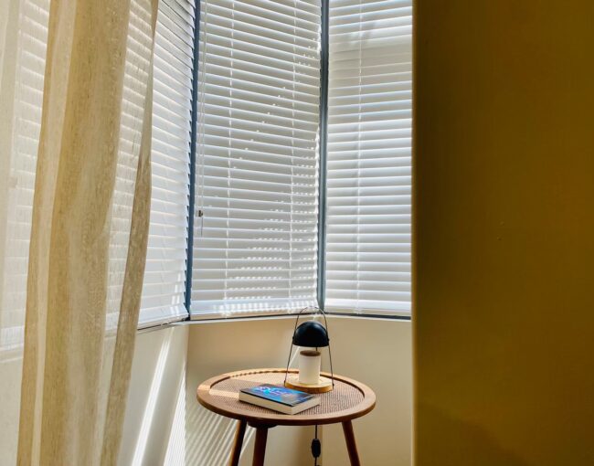 木百葉一次看懂：材質比較、葉片寬度與安裝丈量全攻略