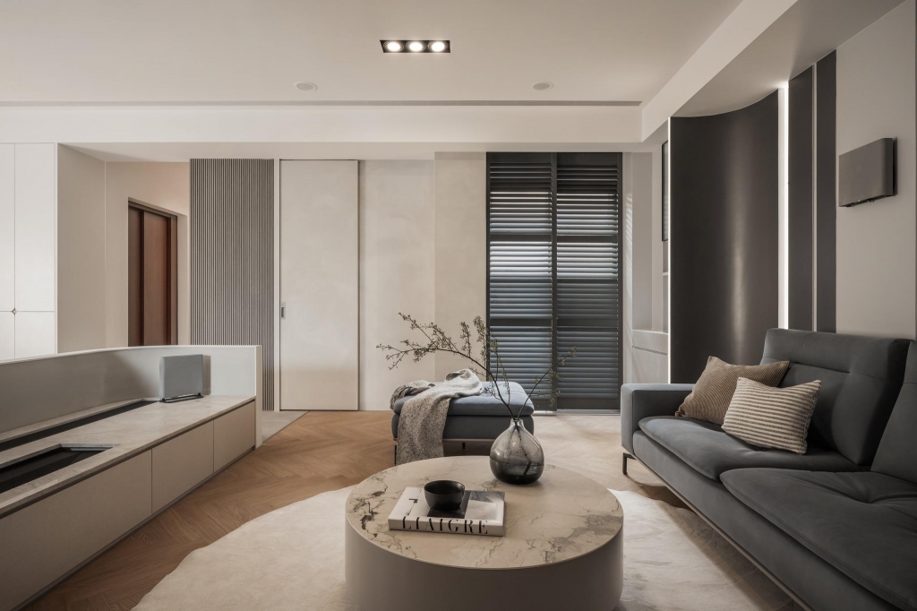 《宸居設計⨯沐馨窗飾》竹南大埔窗簾設計案例：智能電動窗簾打造柔光隱私與高級質感