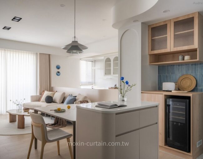 《宸居設計⨯沐馨窗簾》竹南運動公園《上德匯》智能窗簾設計案例｜雙層布紗、電動百葉、遮光風琴簾一次到位