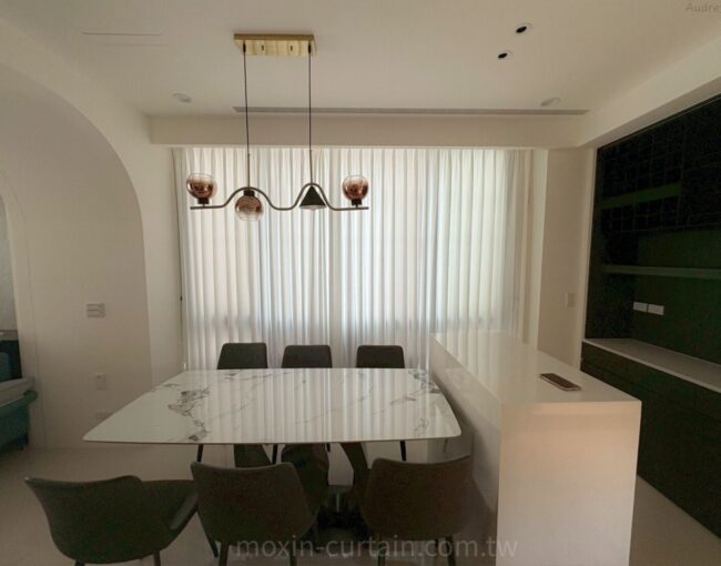【竹科逸墅】台中窗簾設計案例｜西屯區透天宅灰白質感窗簾搭配全解析